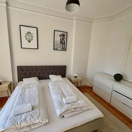 Large For Groups And Families *