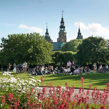 Large For Groups And Families *