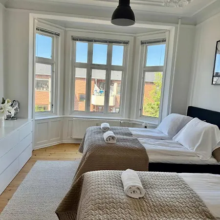 Large For Groups And Families شقة